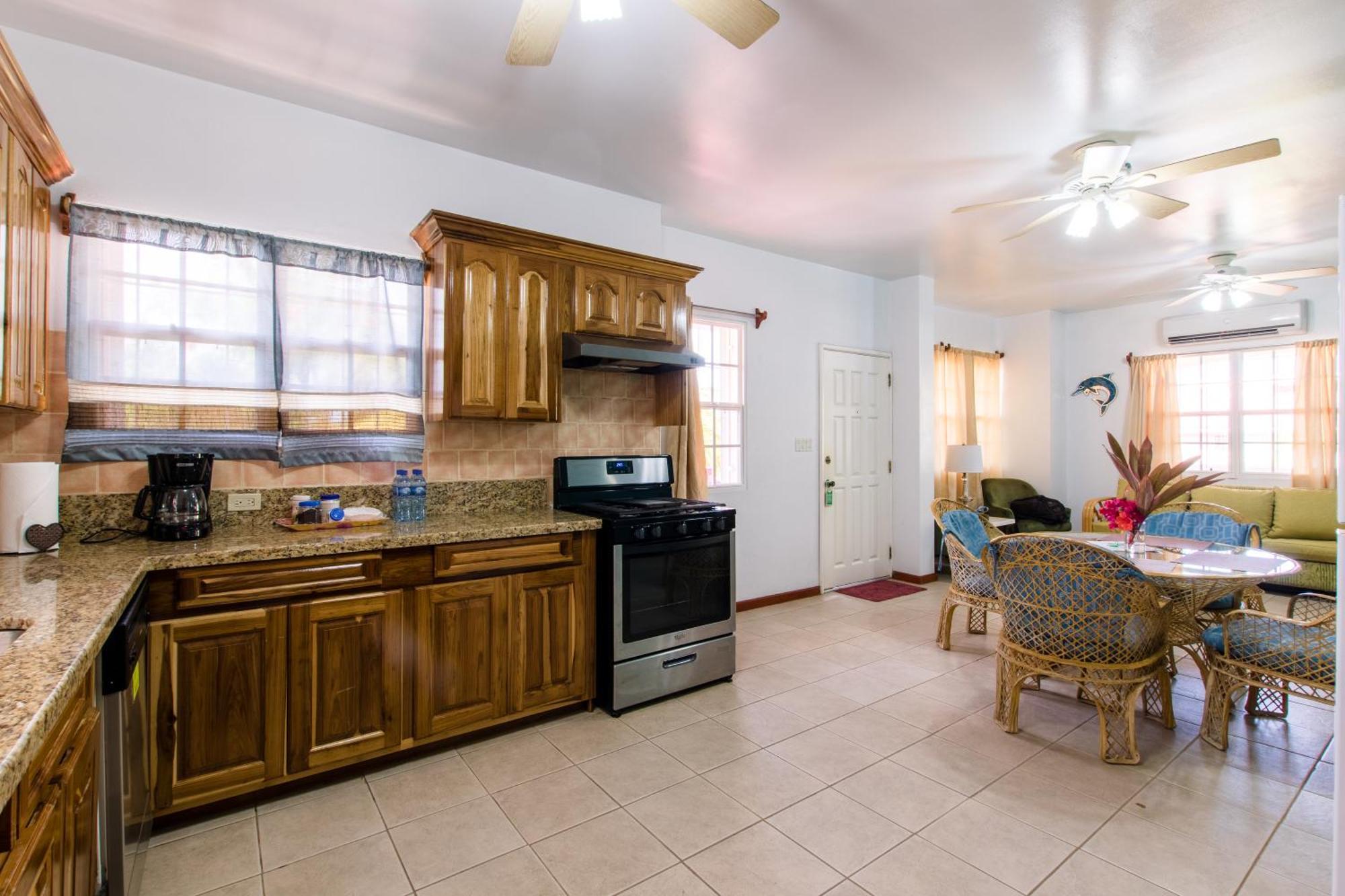 Miramar Suites Placencia Quarto foto